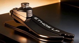 新款碳纖、玻纖混合材料假肢腳板